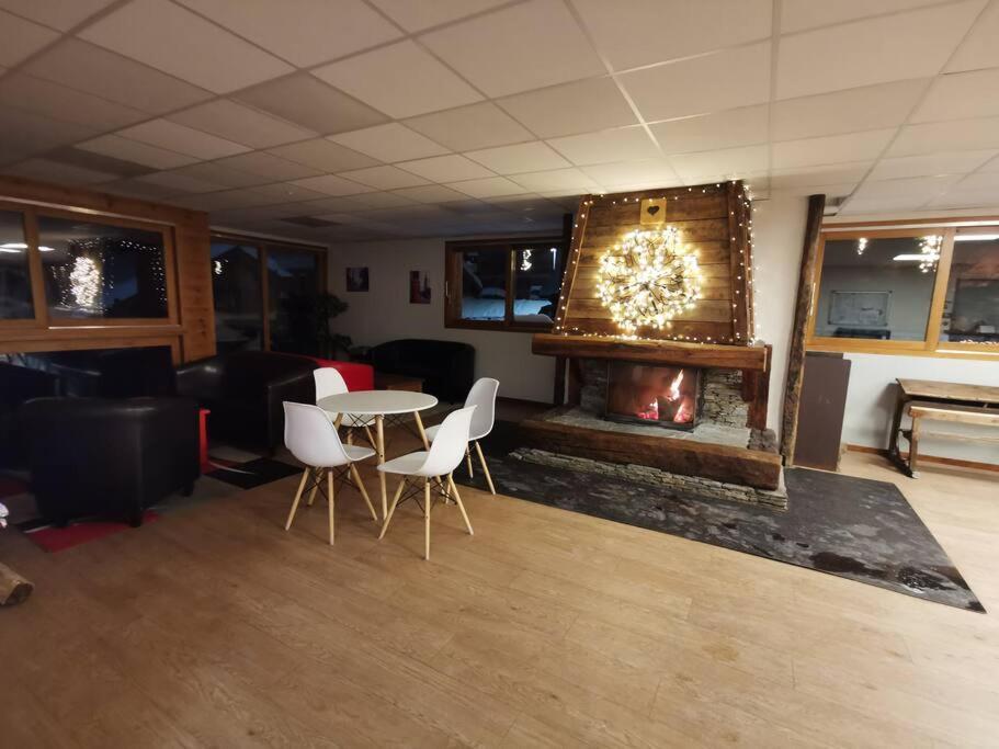 Chalet 4 Pers. Piscine Et Literie Toute Neuve. Puy-Saint-Vincent Kültér fotó